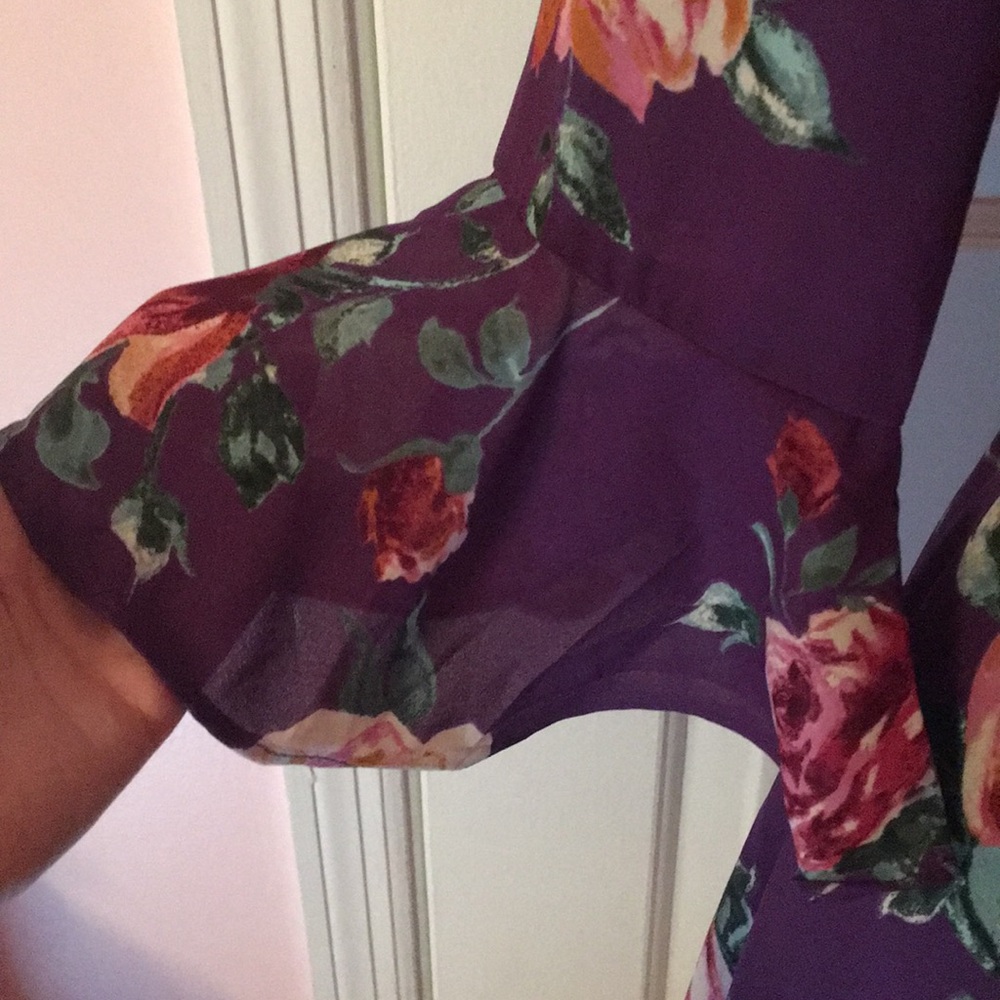 Flowy Purple Floral Dress With Bell Sleeves - Picture 3 of 6
